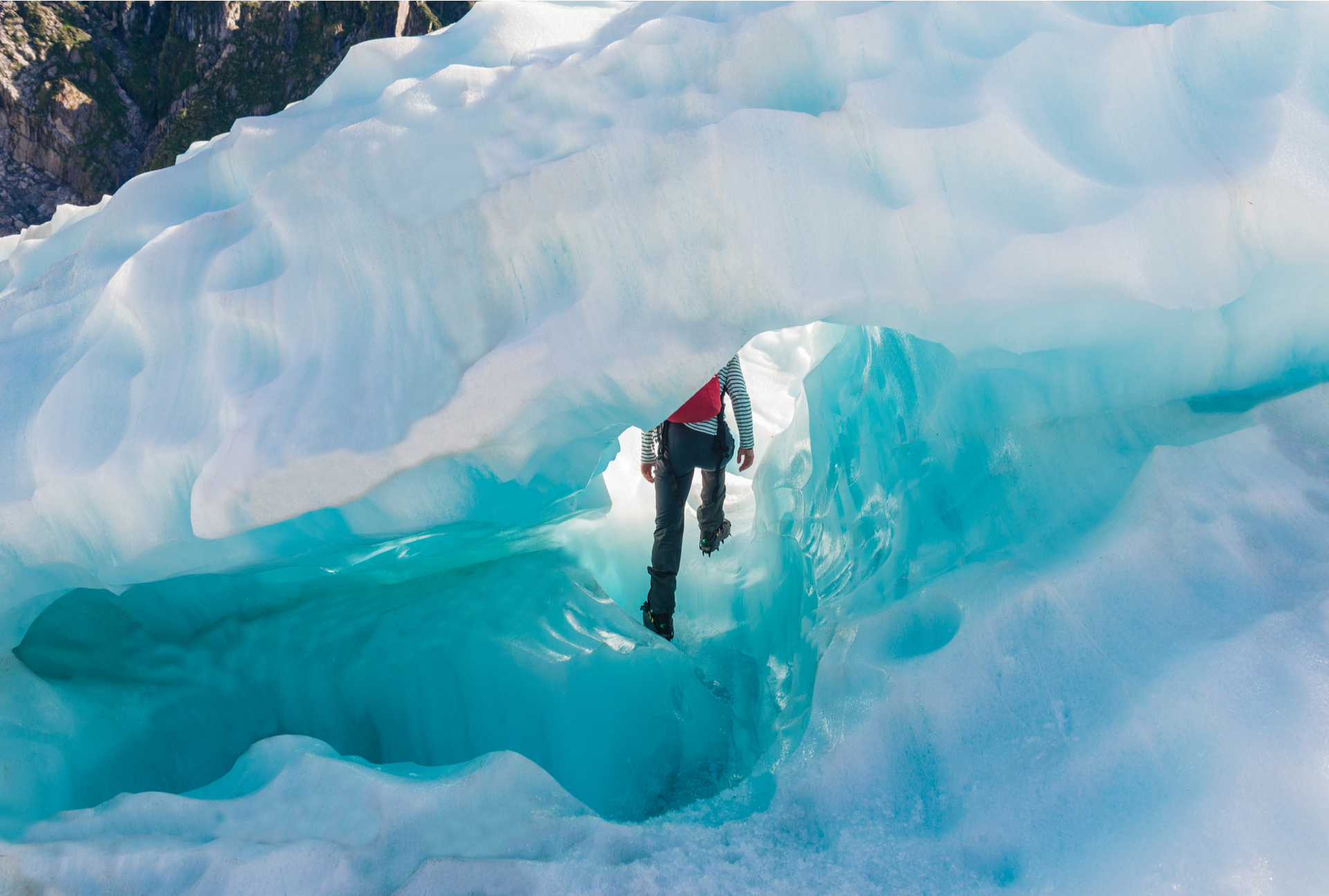 ski glacier ice cave