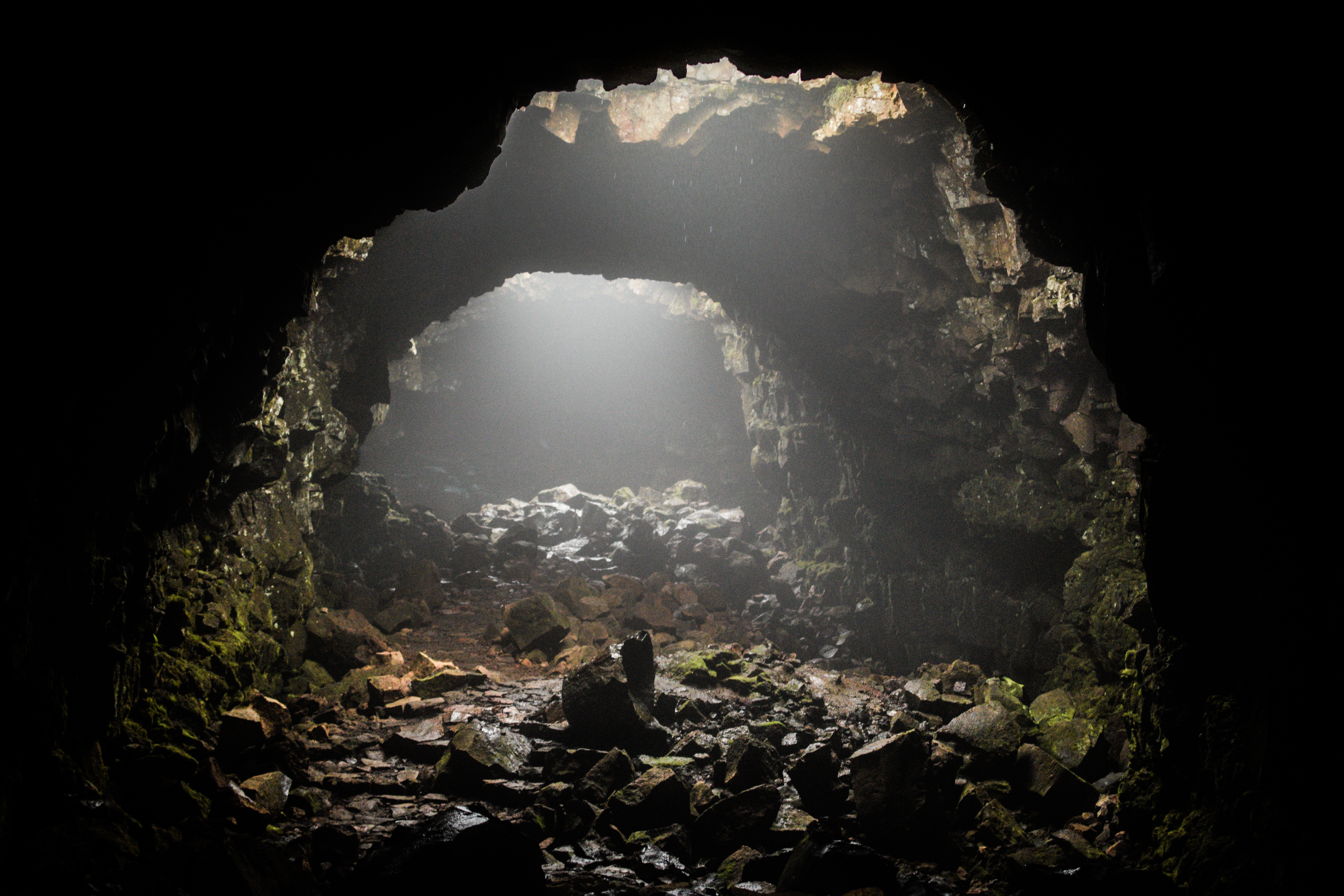 lava tunnel iceland